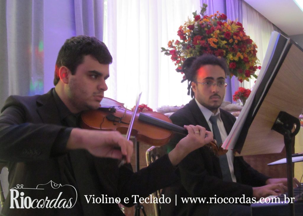 violino-e-teclado-para-casamentos-e-eventos-2015